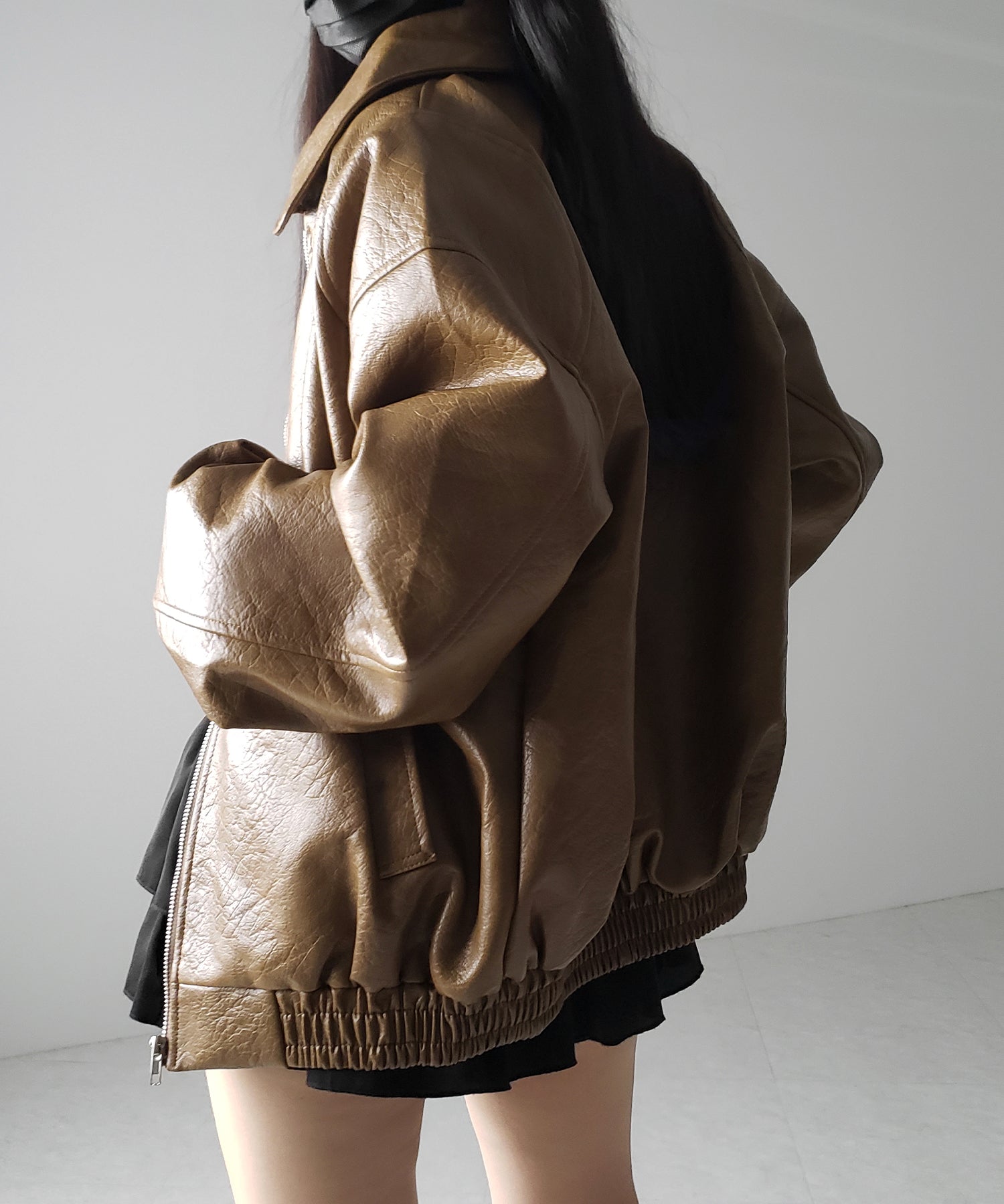 【 2color 】バックリボン刺繍ヴィンテージライクフェイクレザーブルゾン / back ribbon vintage like fake leather blouson