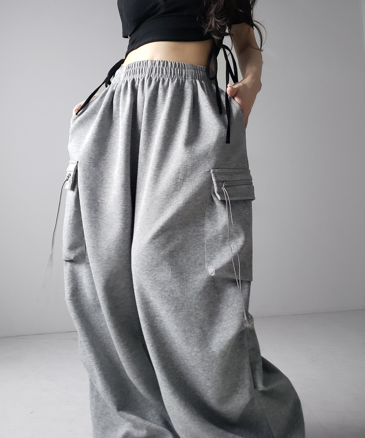 【 裾絞り可能2WAY 】ドローコードタックワイドカーゴスウェットパンツ / drawcord tuck wide cargo sweatpants