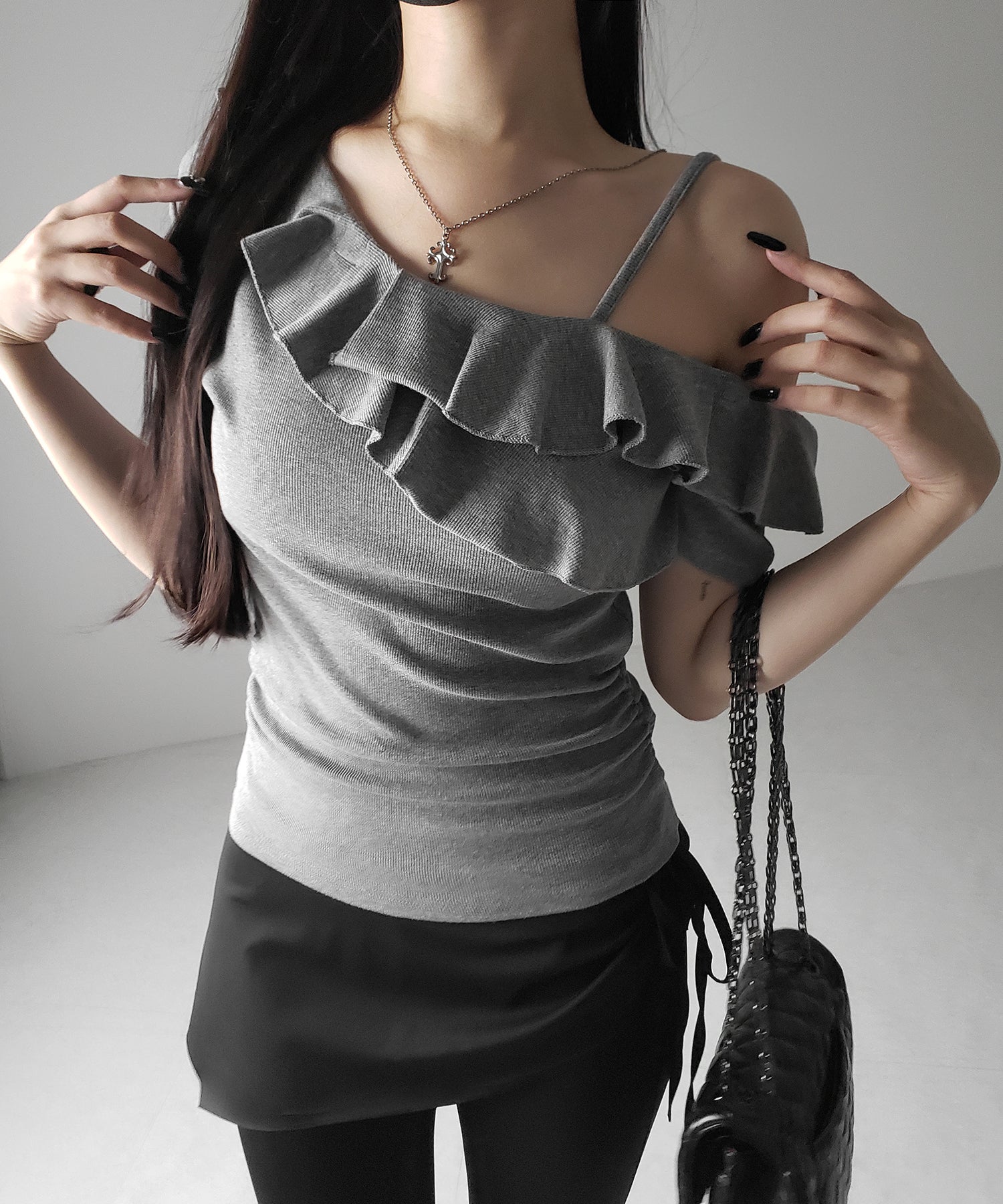 ワンショルストラップフリルリブTシャツ / one shoulder strap frill ribbed T-shirt