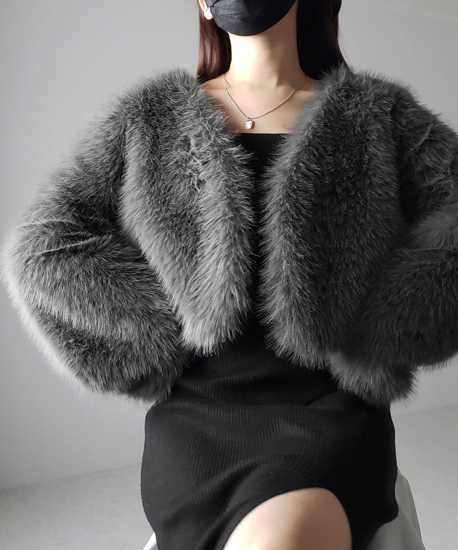 ノーカラーショートフェイクファーコート