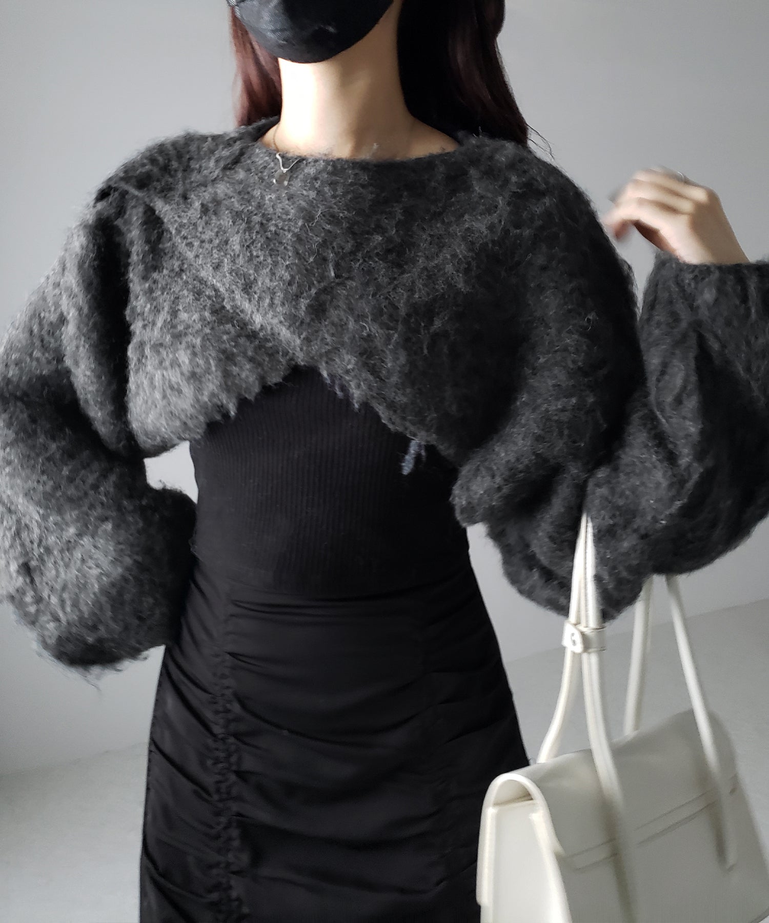 【 前後で着られる2WAY 】クロスデザインモヘアライクシャギーショートリブニット