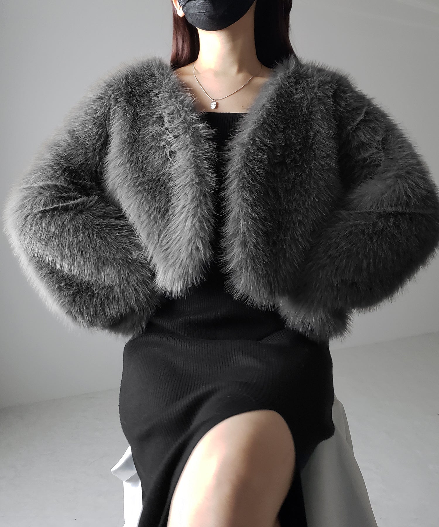 ノーカラーショートフェイクファーコート