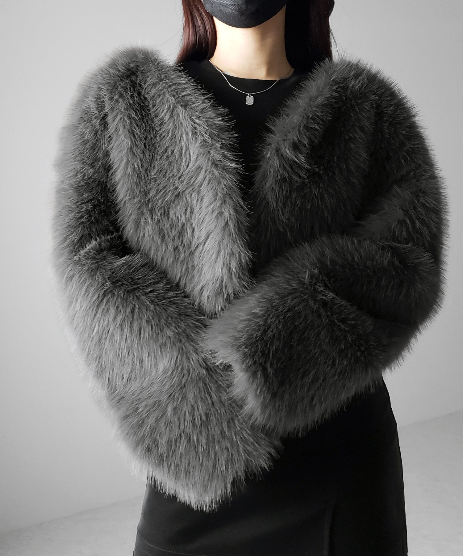 ノーカラーショートフェイクファーコート