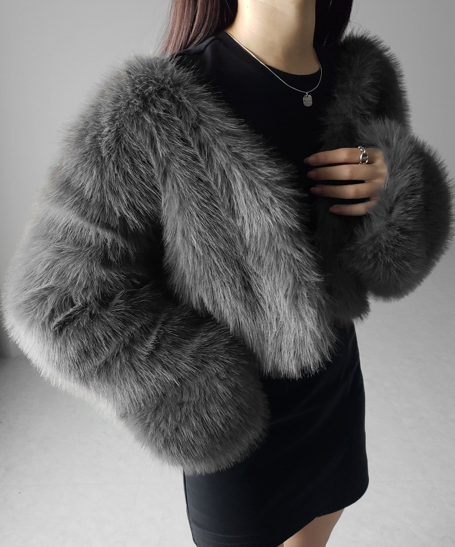 ノーカラーショートフェイクファーコート