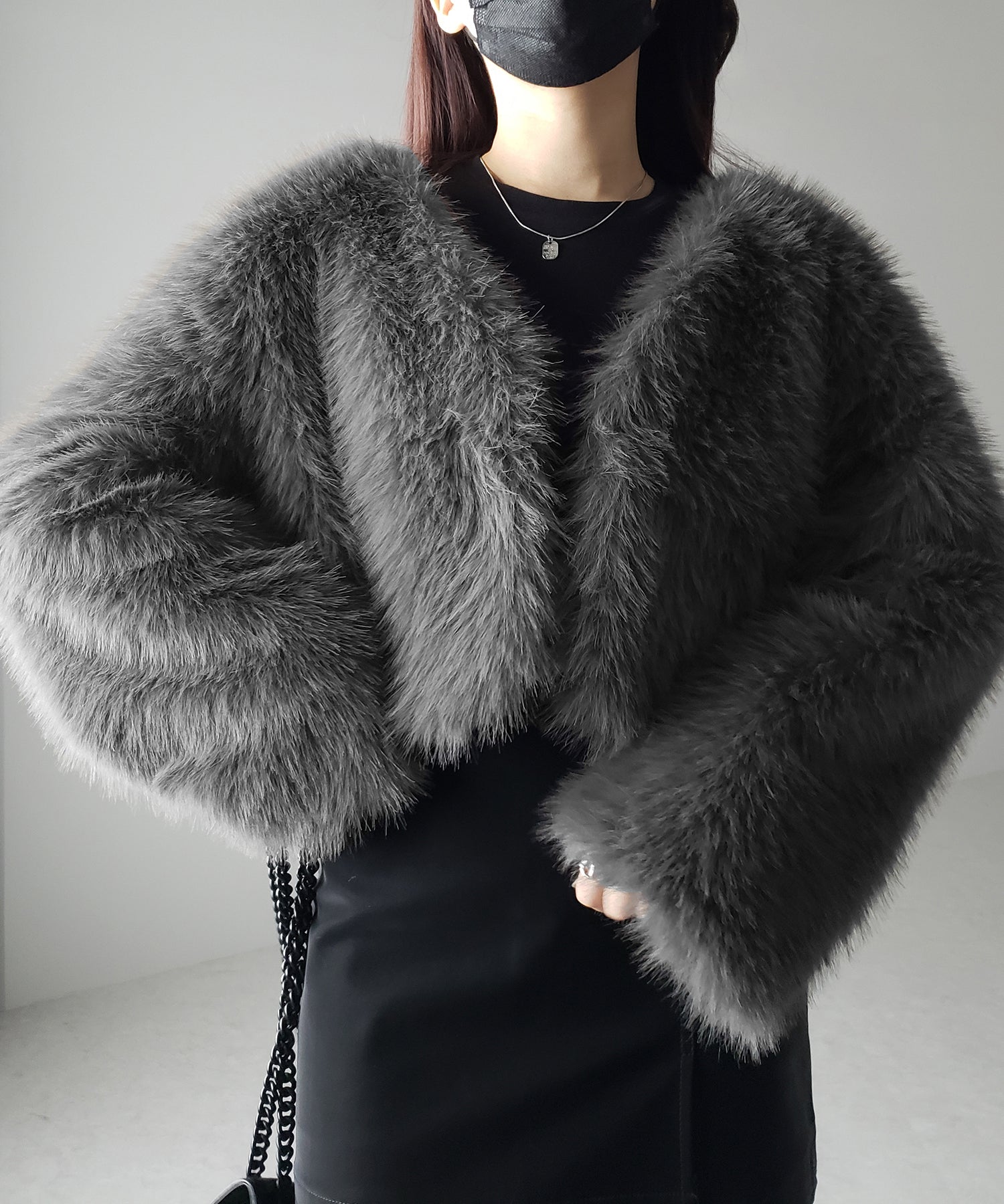 ノーカラーショートフェイクファーコート