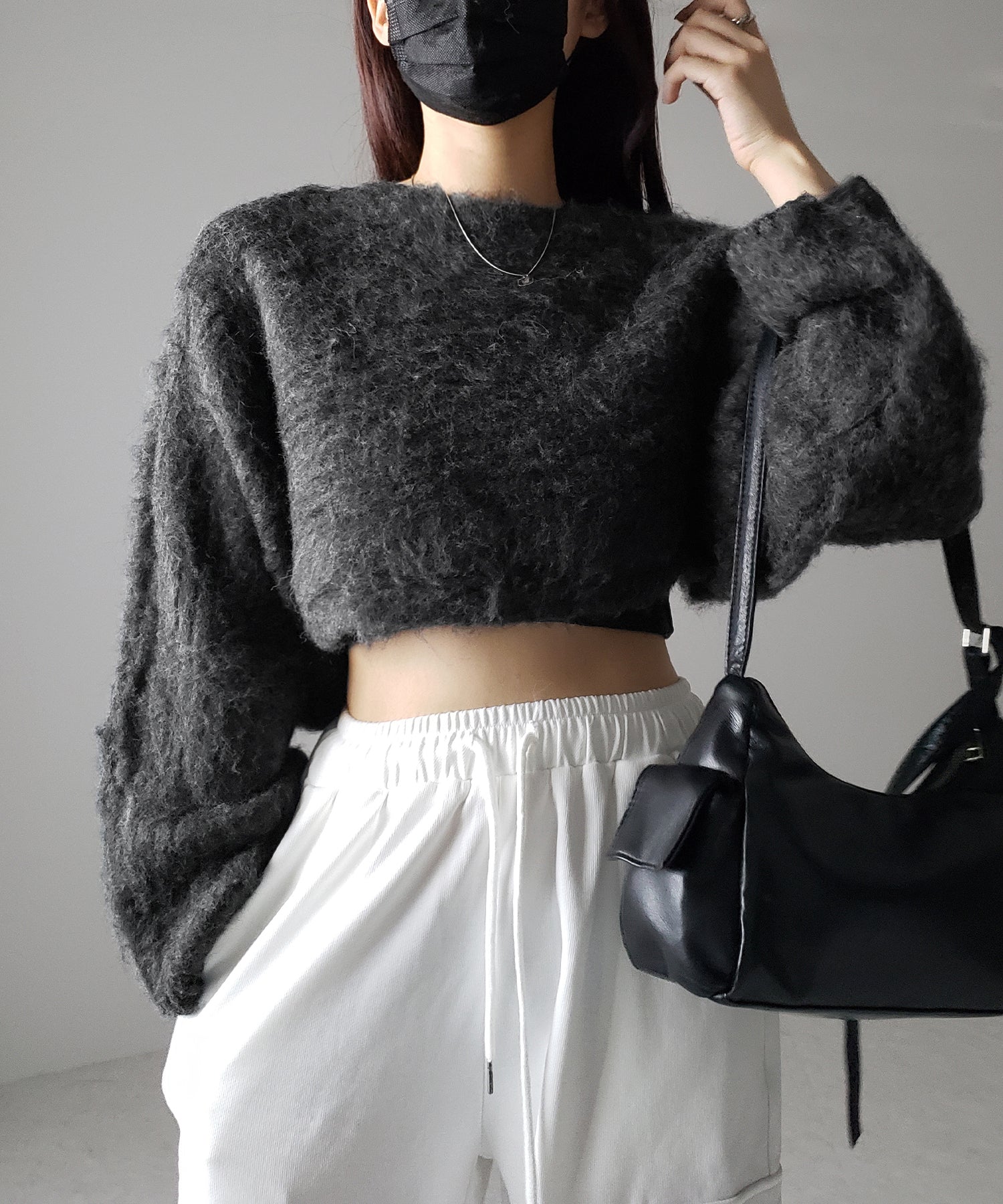 【 前後で着られる2WAY 】クロスデザインモヘアライクシャギーショートリブニット