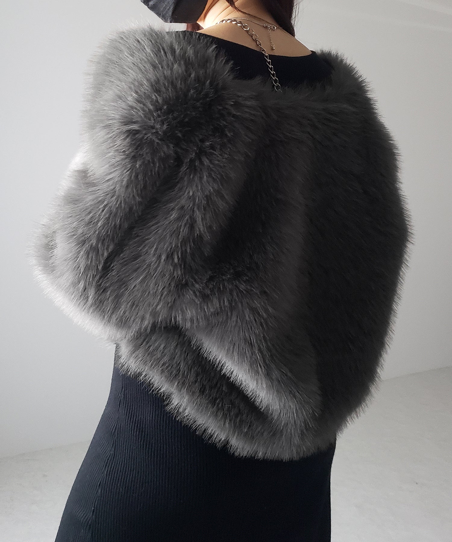 ノーカラーショートフェイクファーコート