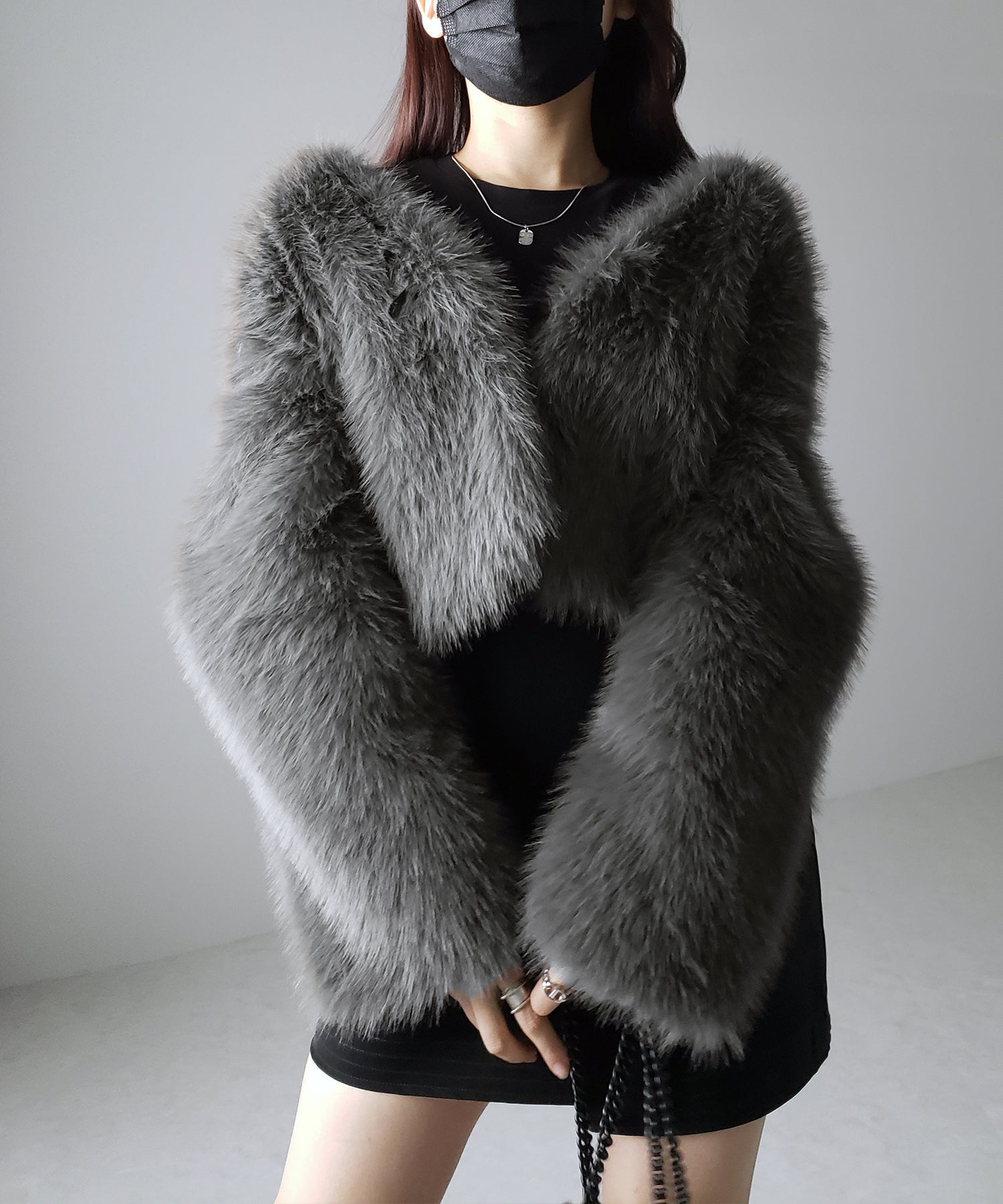 ノーカラーショートフェイクファーコート