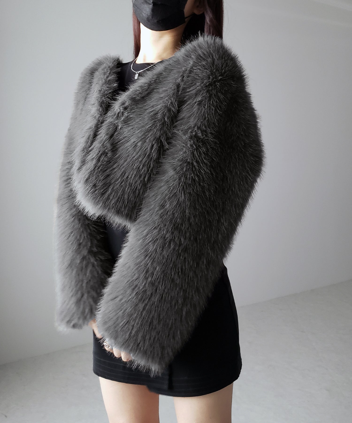 ノーカラーショートフェイクファーコート