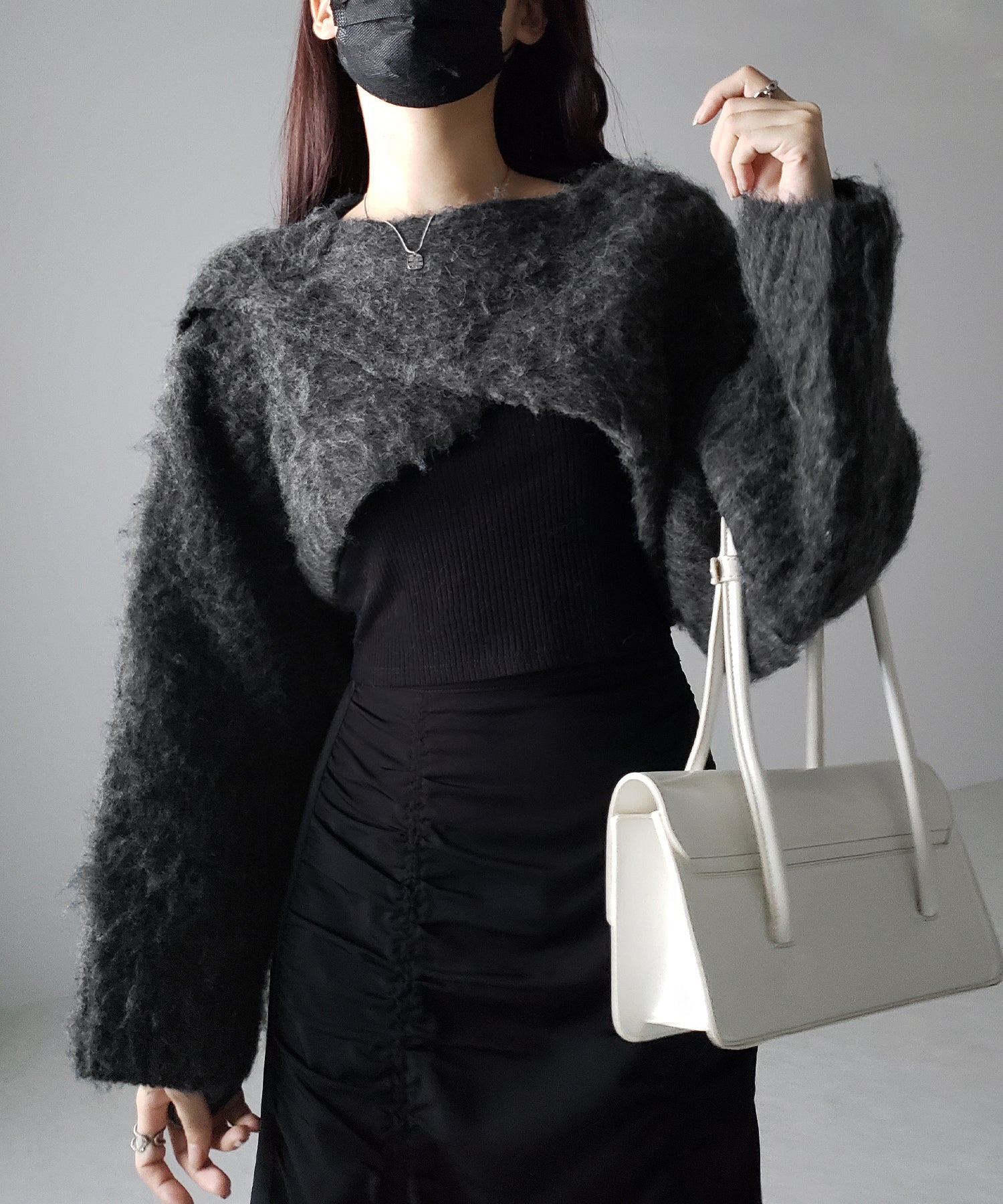 【 前後で着られる2WAY 】クロスデザインモヘアライクシャギーショートリブニット