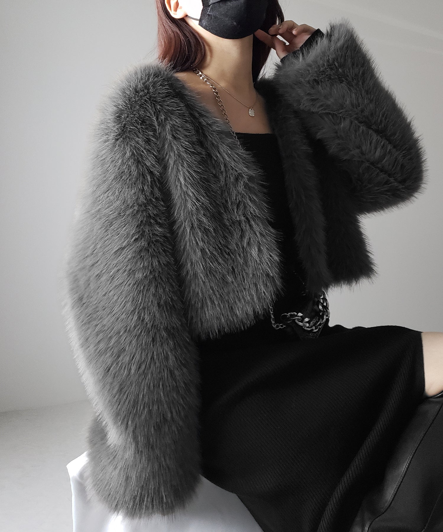 ノーカラーショートフェイクファーコート