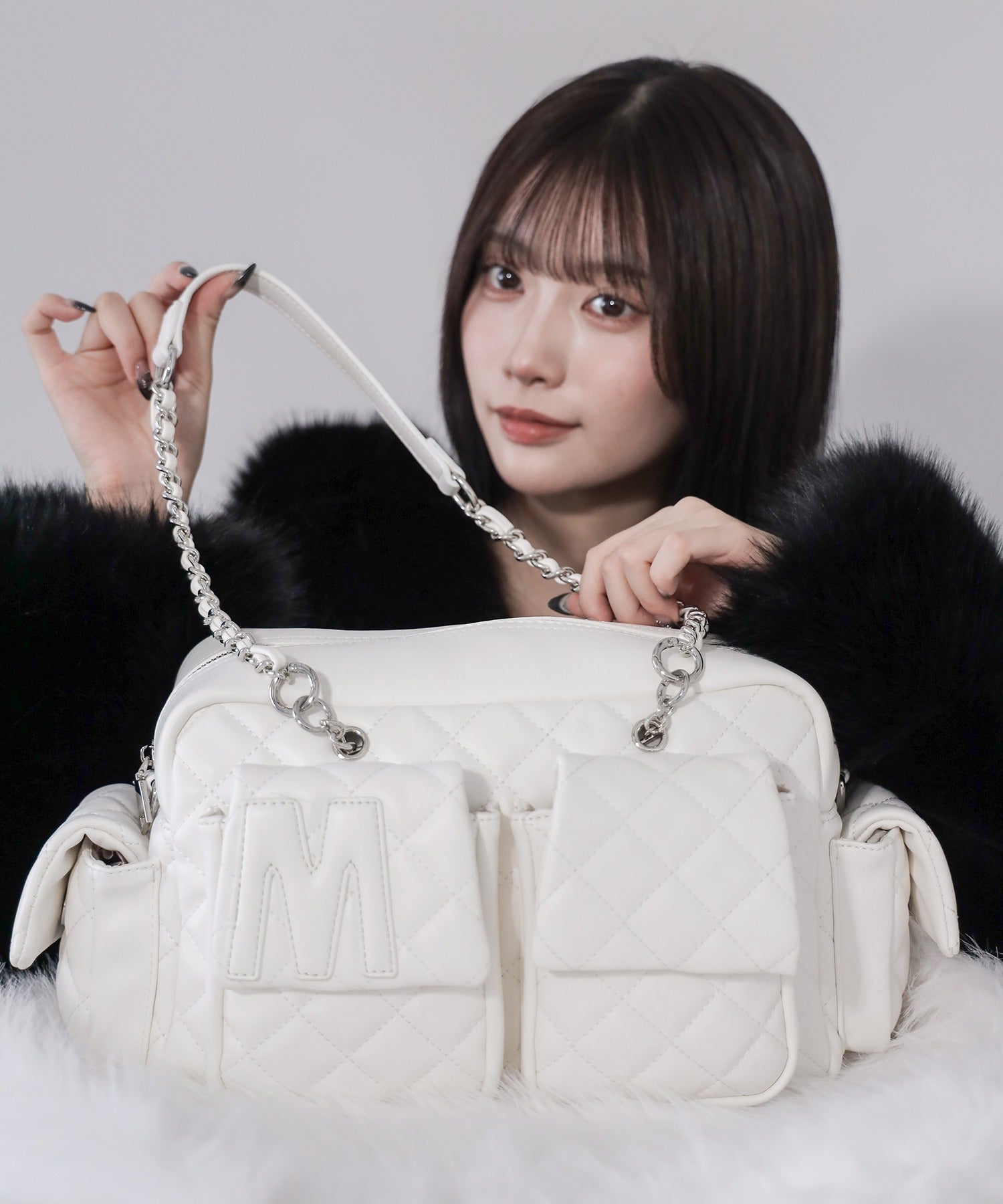 【 2WAY 】Mロゴフェイクレザーキルティングチェーンショルダーバッグ / M logo fake leather quilting chain shoulder bag