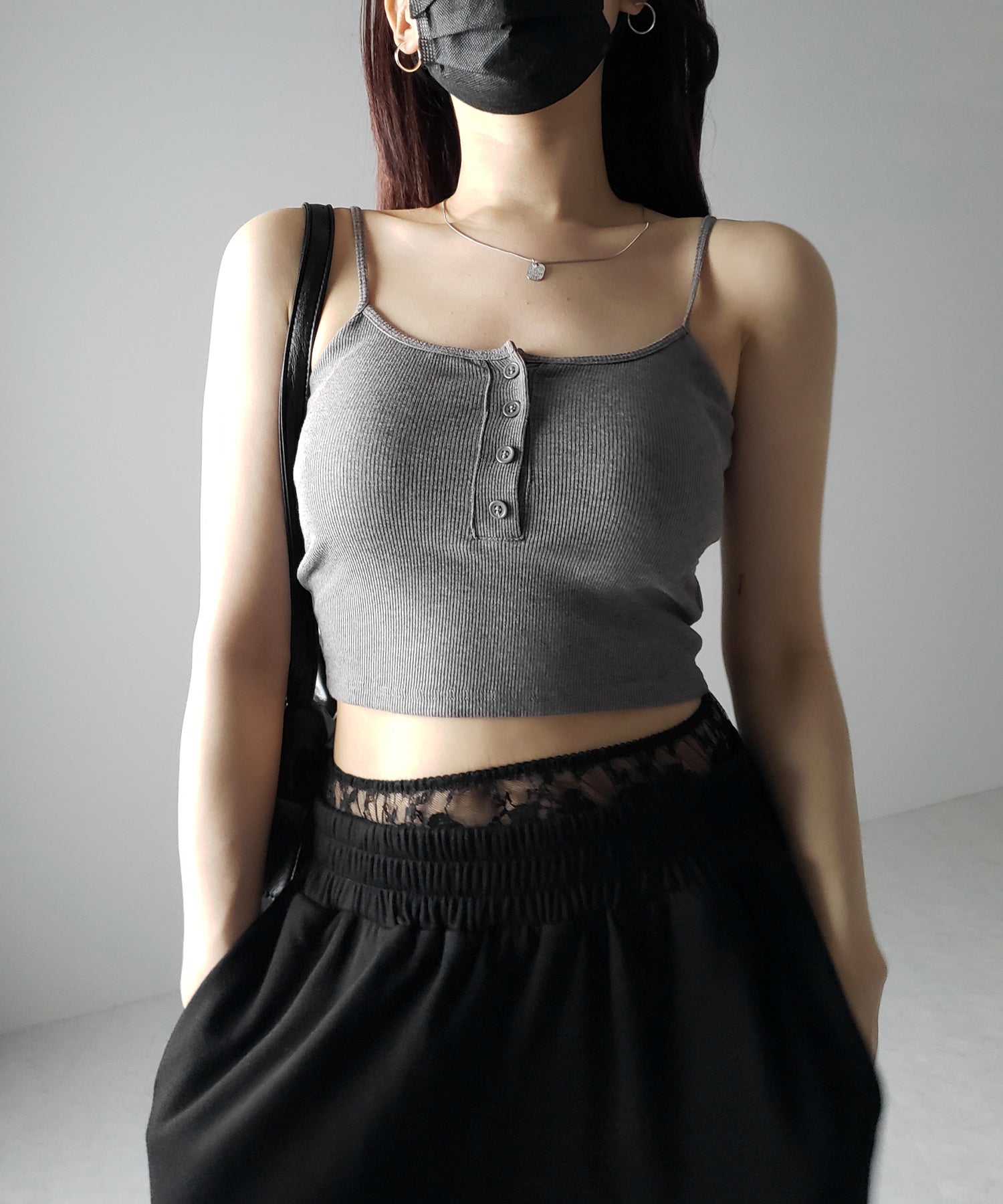 【 カップ付き 】フロントボタンヘンリーネックショートリブキャミソール / front button henry neck short rib camisole