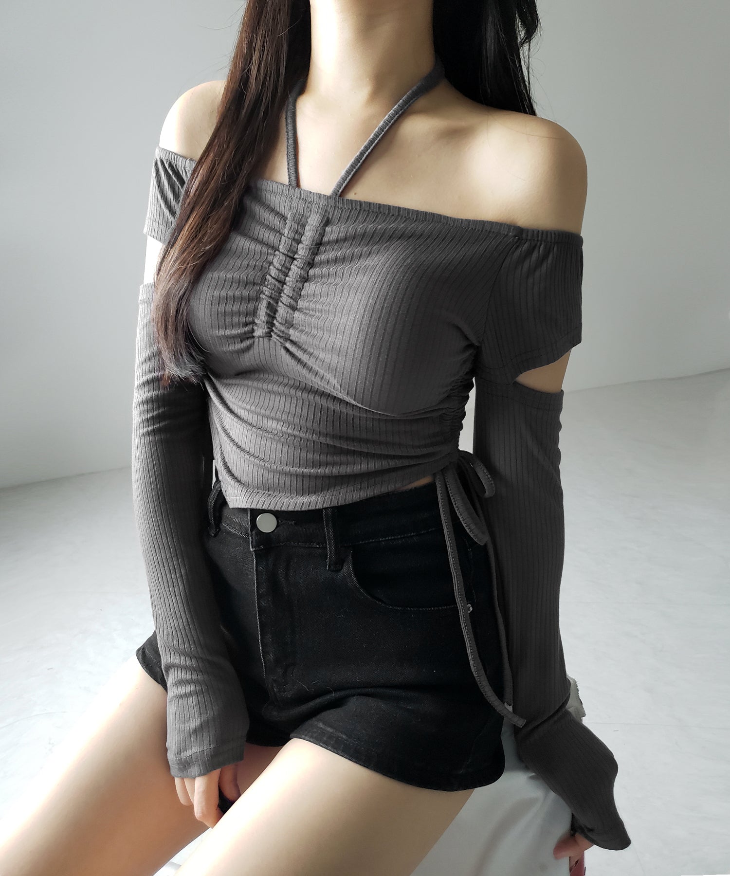 【 2color 】3ストラップシャーリングリボンオフショルリブトップス / 3-strap shirring ribbon off shoulder rib tops