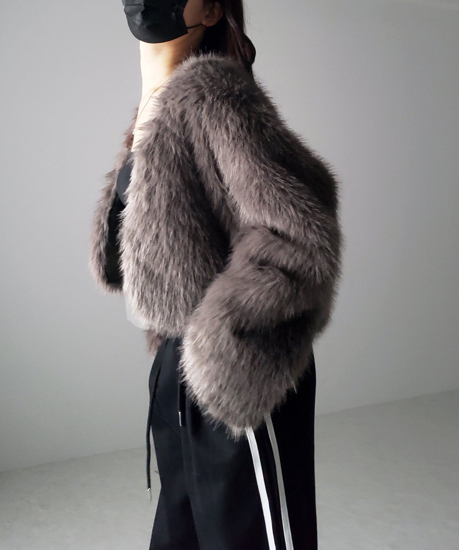 ノーカラーショートフェイクファーコート