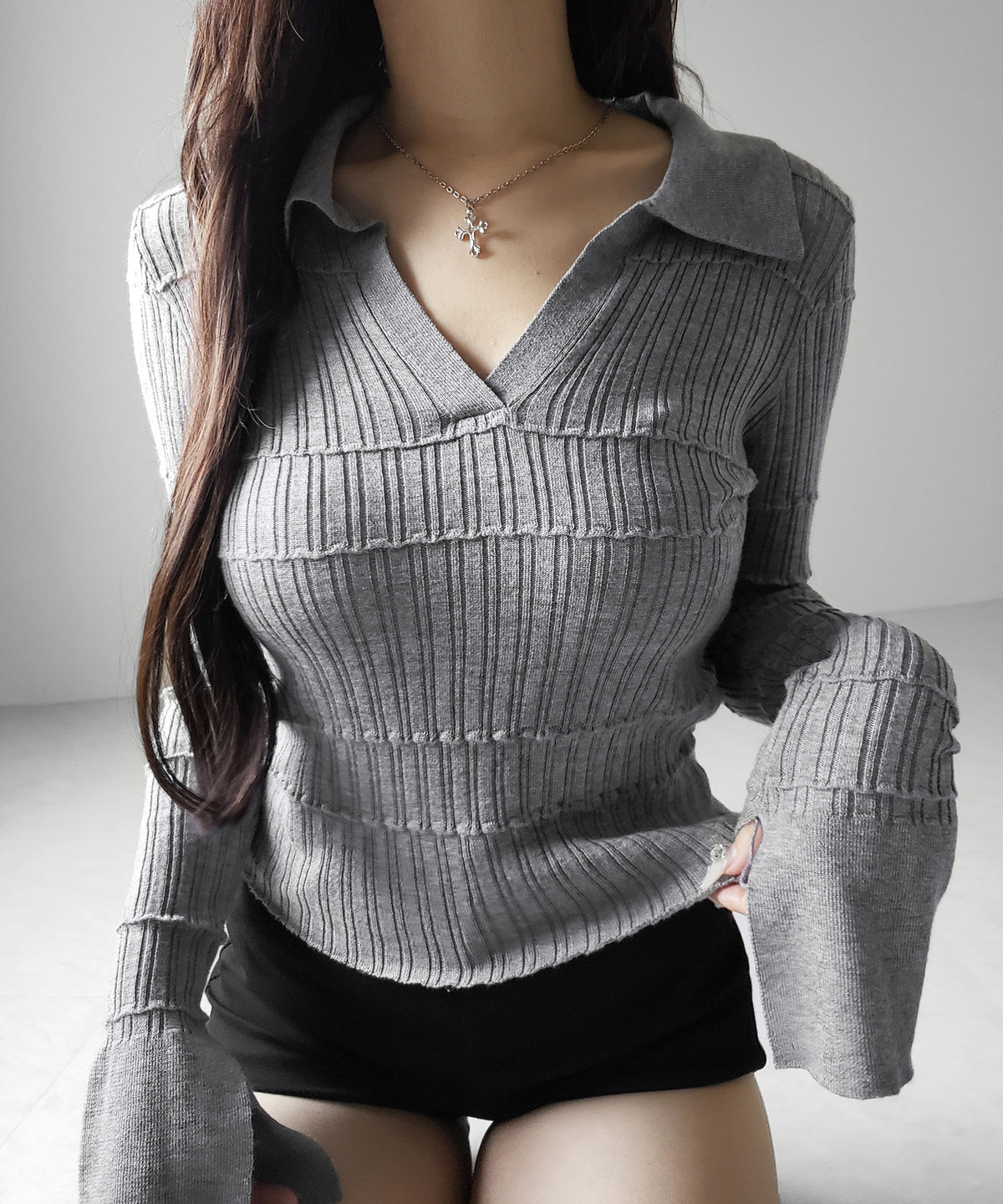 スキッパーネックスリムリブニットトップス / skipper neck slim rib knit tops
