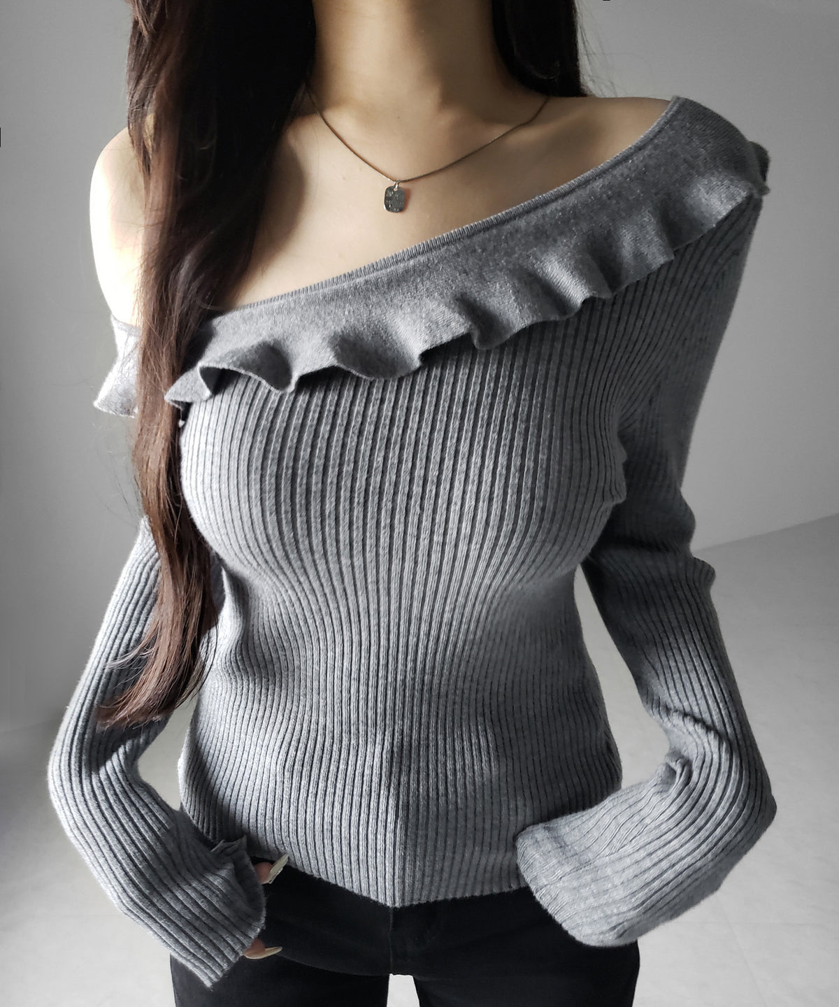 ワンショルフリルタイトリブニットトップス / one-shoulder frill tight rib knit tops