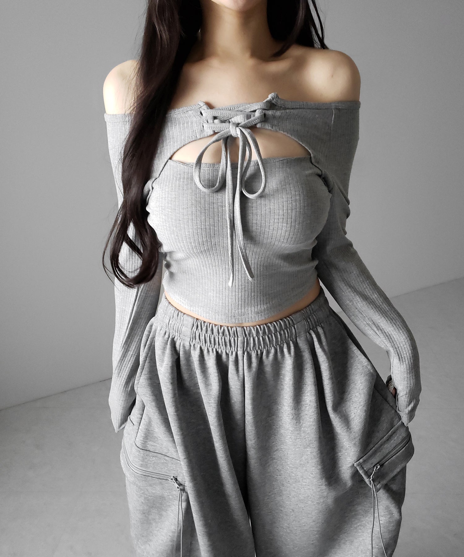 レースアップリボンカットアウトオフショルリブロンT / lace up ribbon cutout offshoulder ribbed long T-shirt