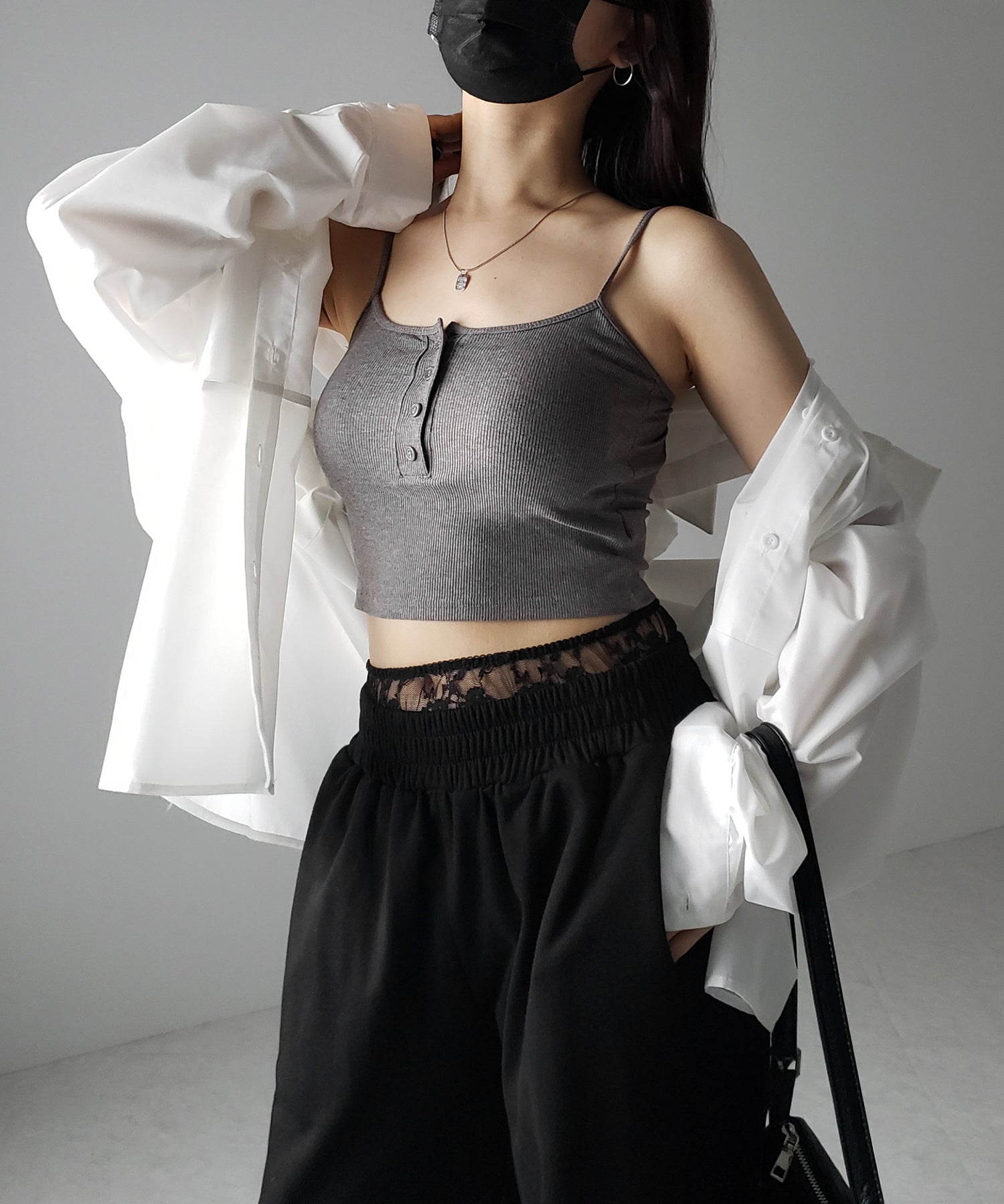 【 カップ付き 】フロントボタンヘンリーネックショートリブキャミソール / front button henry neck short rib camisole