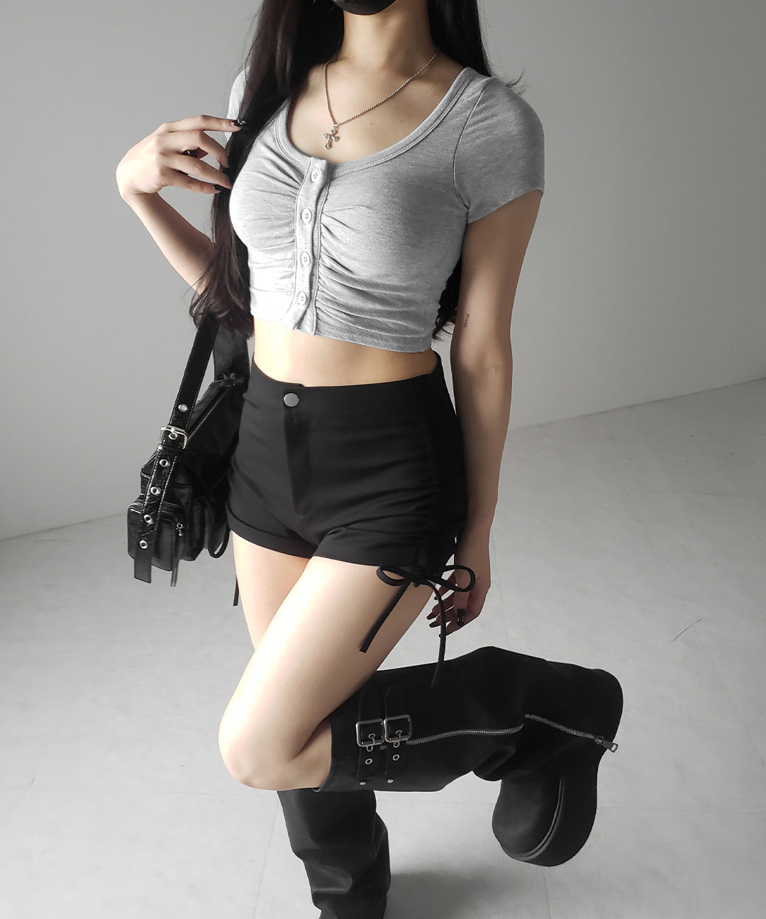 フロントボタンスクエアネックギャザースリムTシャツ / front button square neck gather slim T-shirt