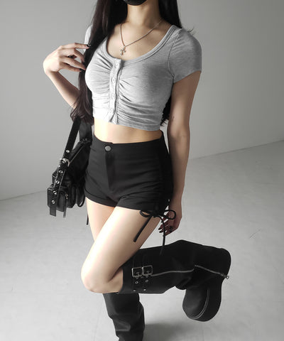 フロントボタンスクエアネックギャザースリムTシャツ / front button square neck gather slim T-shirt