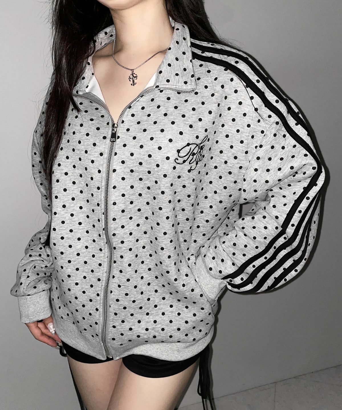 胸ロゴ刺繍ドットラインオーバースウェットブルゾン / chest logo embroidery side dot line over sweat blouson