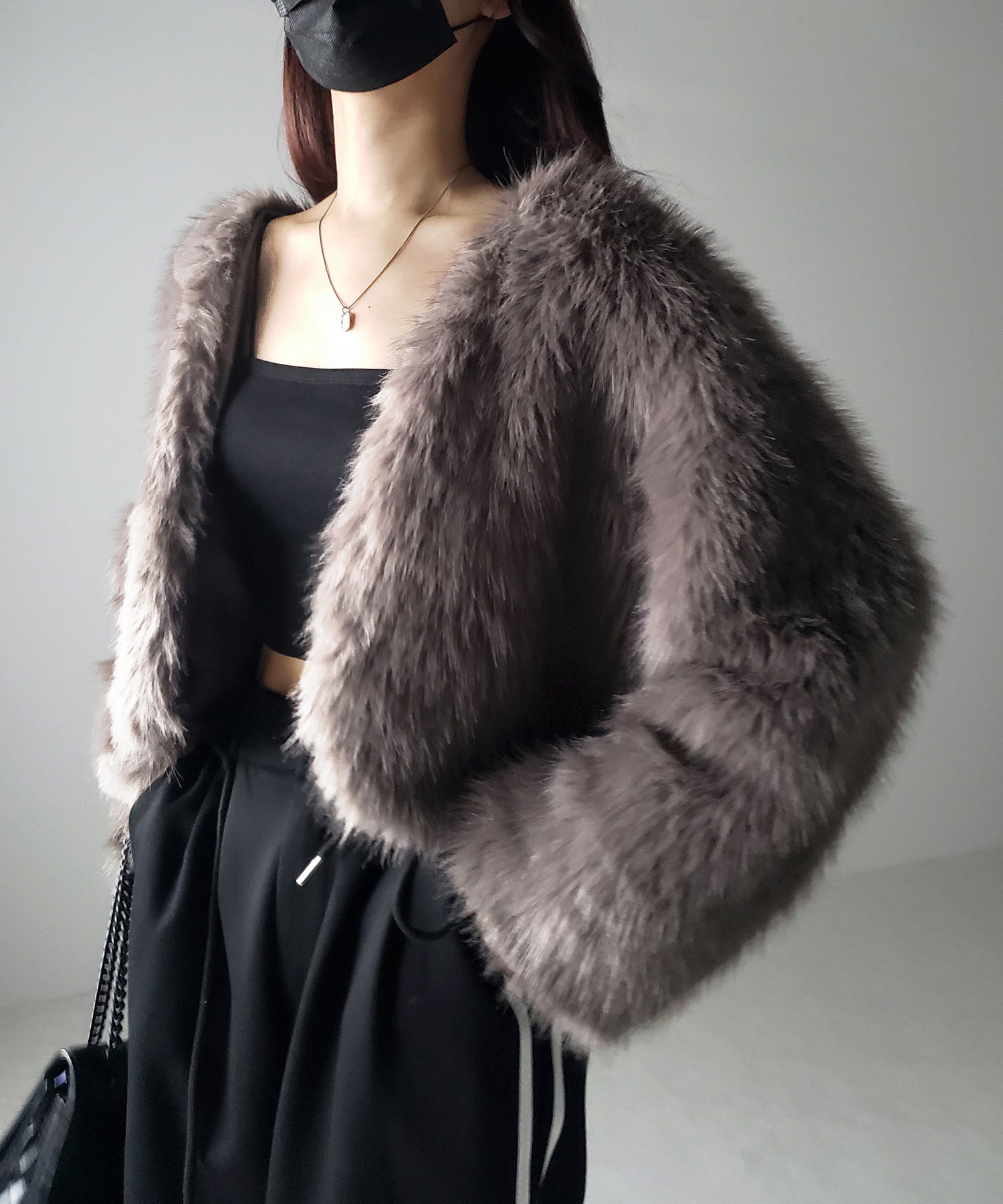 ノーカラーショートフェイクファーコート