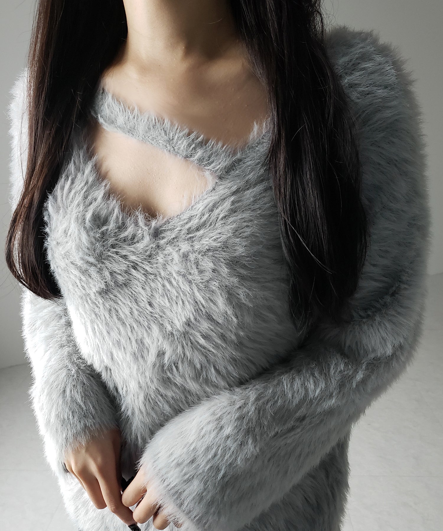 ナナメストラップカットアウトシャギーニット / naname strap cutout shaggy knit