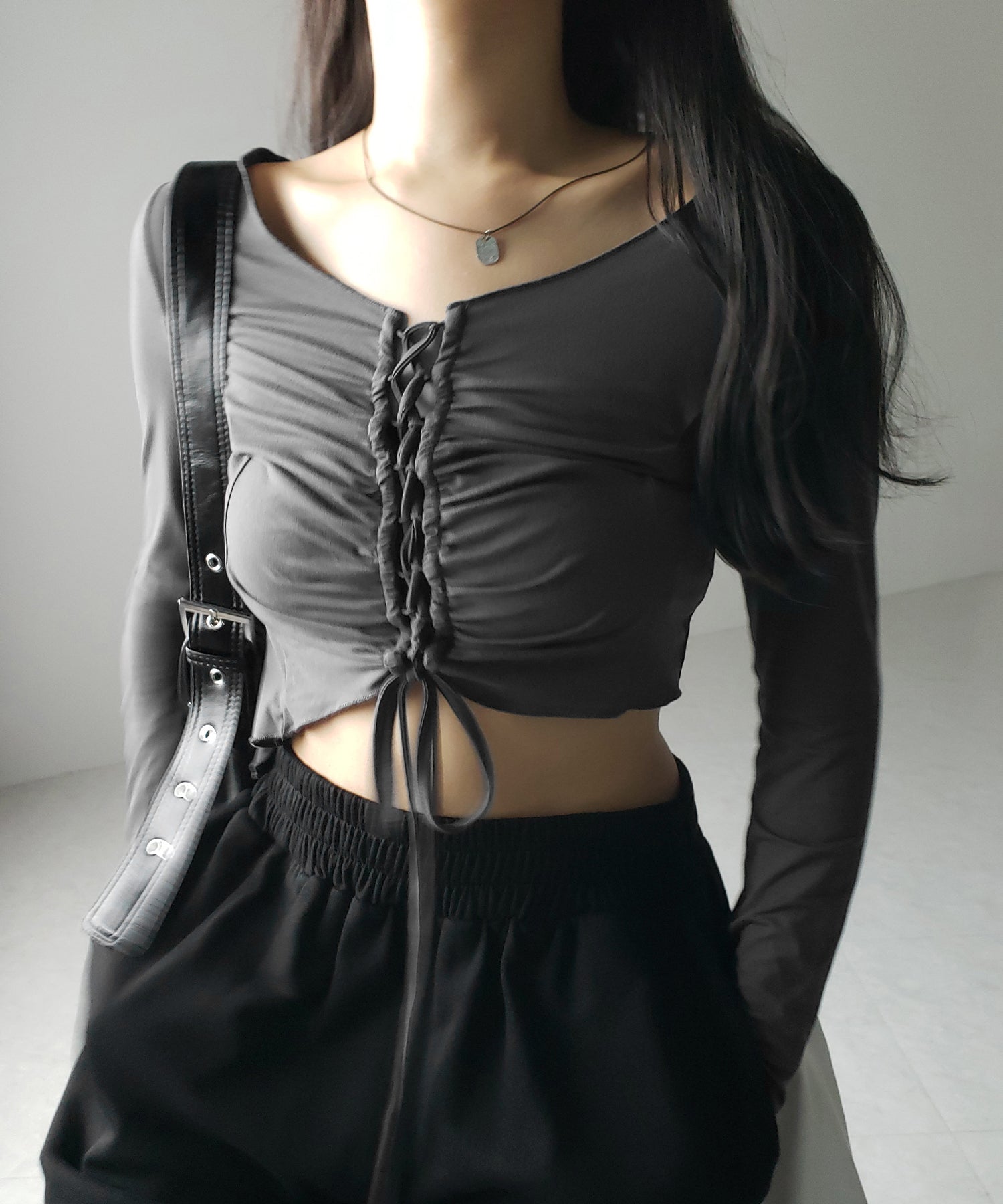 レースアップショートスリムカットソートップス / lace up short slim cut and sew tops