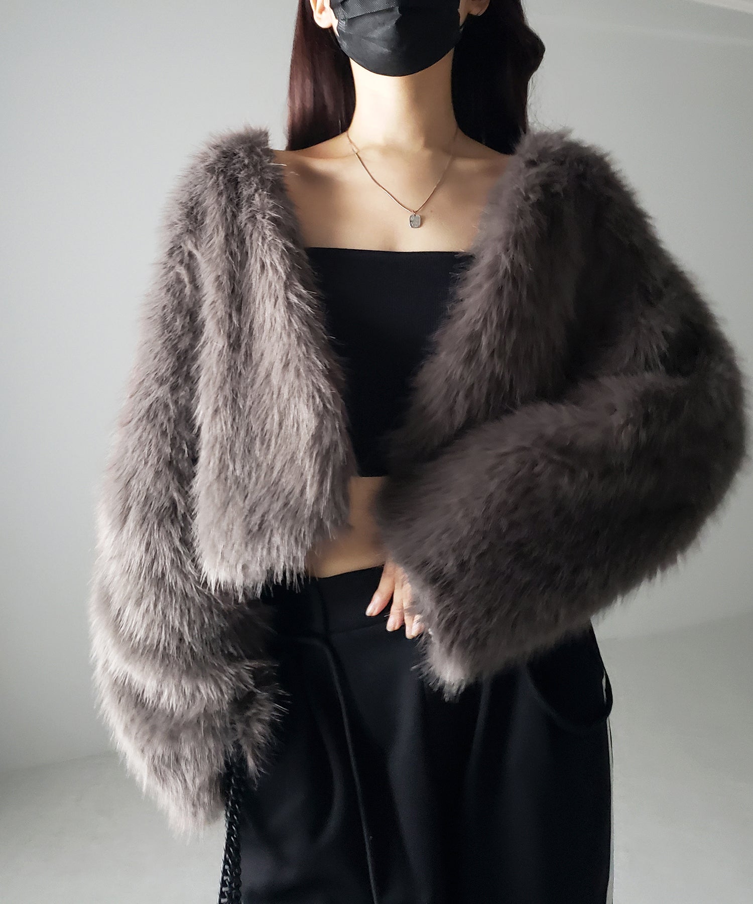 ノーカラーショートフェイクファーコート