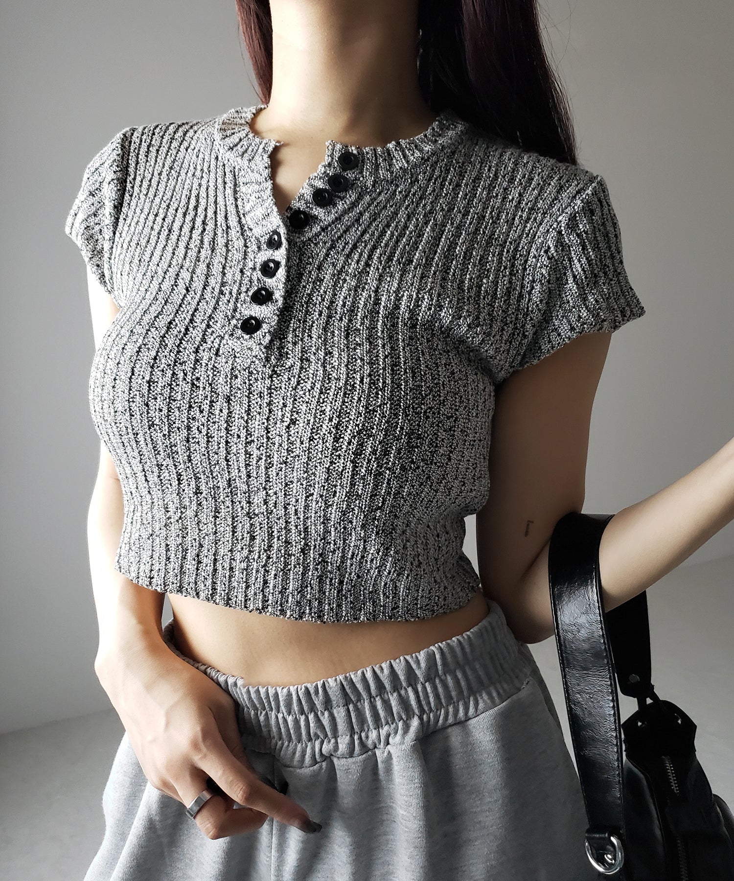 キーネックショートサマーリブニットトップス / Key neck short summer rib knit tops