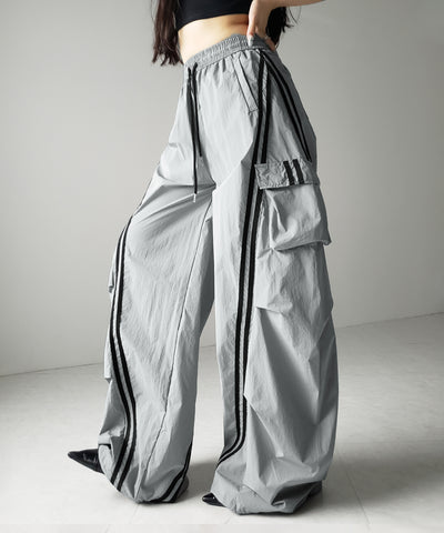 【 裾絞り可能2WAY 】サイドラインナイロンタックカーゴワイドパンツ / side line nylon tuck cargo wide pants