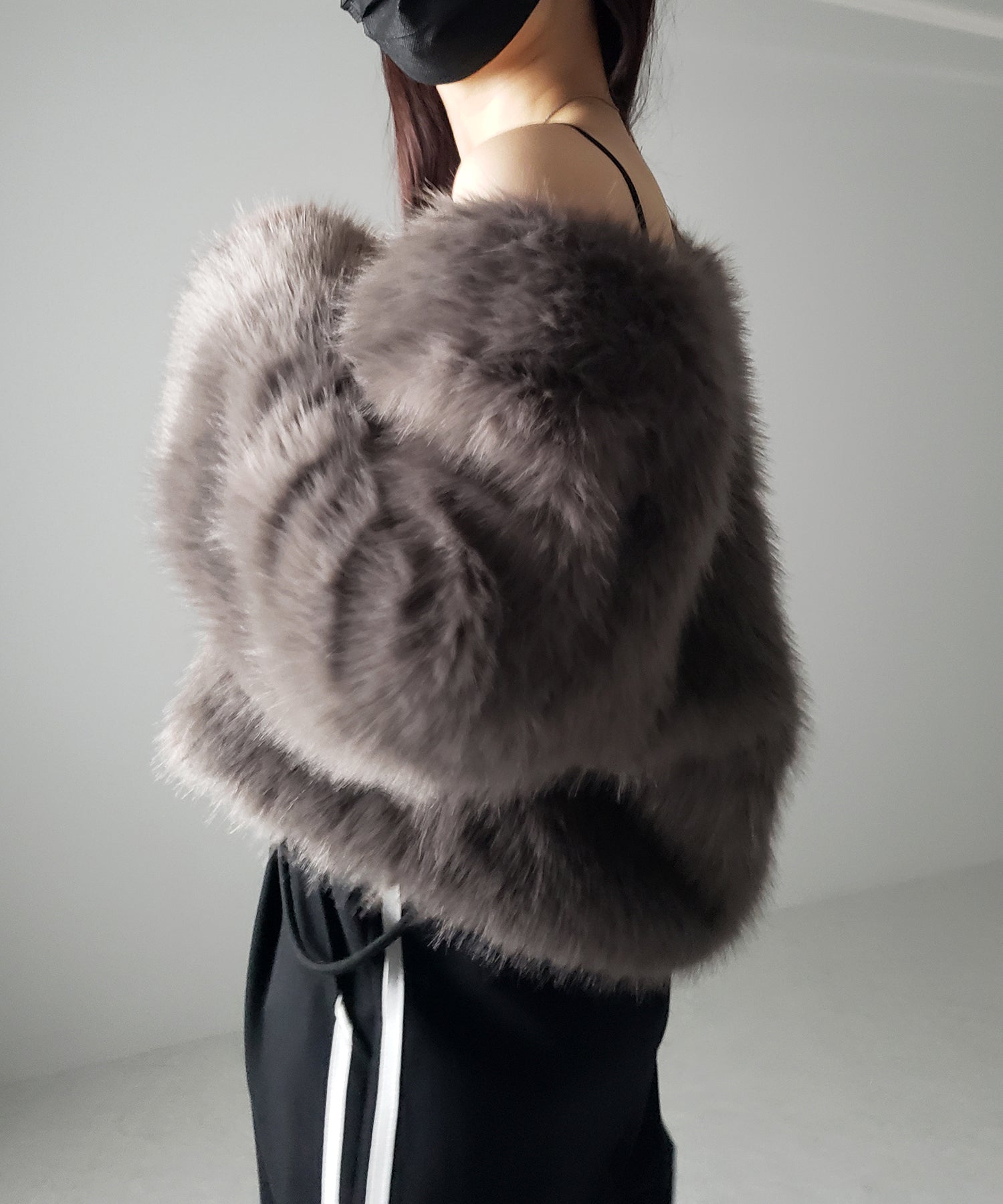 ノーカラーショートフェイクファーコート