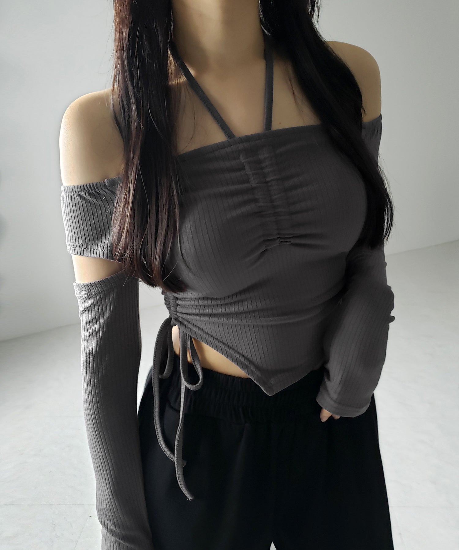 【 2color 】3ストラップシャーリングリボンオフショルリブトップス / 3-strap shirring ribbon off shoulder rib tops