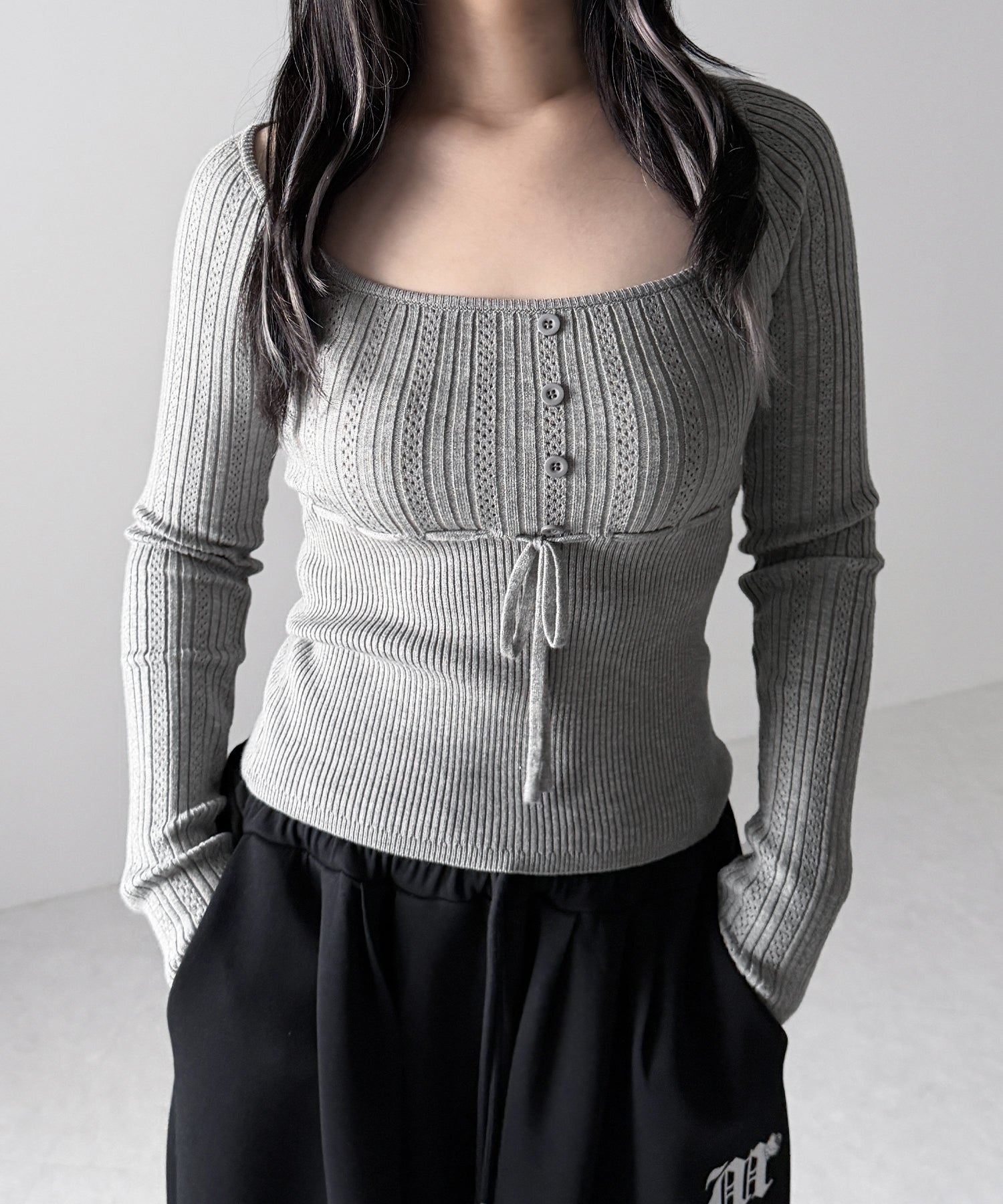 スリムフィット透かし柄リブニット / slim fit watermark pattern rib knit tops