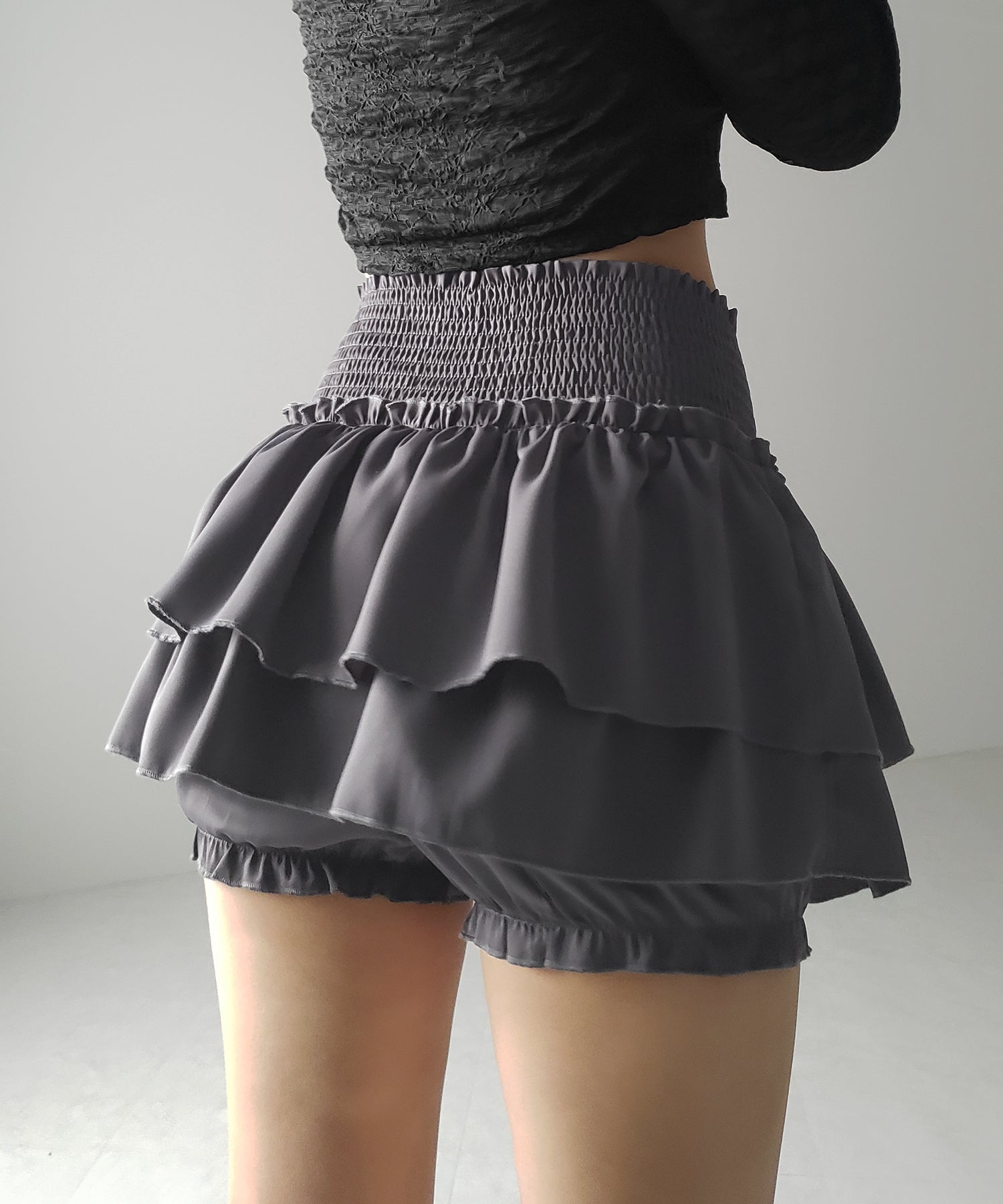 【 3color / 3size 】2段フリルシャーリングミニスカパン / double frill shirring mini skirt pants