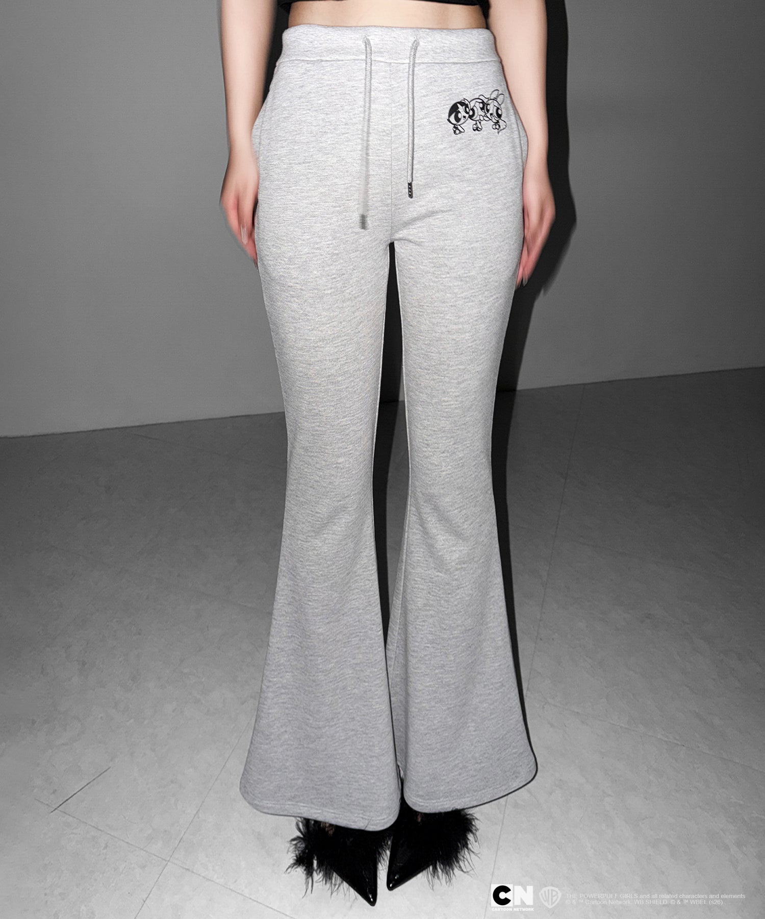 【THE POWERPUFF GIRLS】パワーパフガールズバックレタリングロゴスウェットフレアパンツ / back lettering logo sweat flare pants【 セットアップ着用可能 】