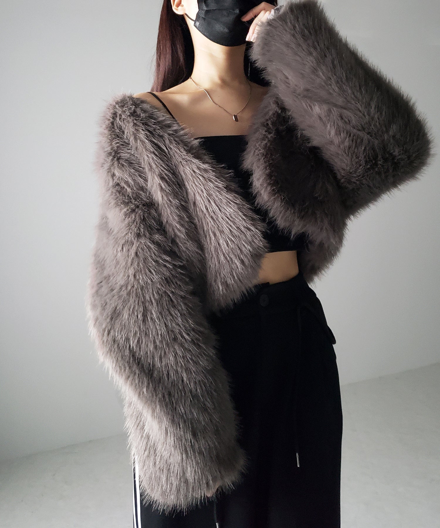 ノーカラーショートフェイクファーコート