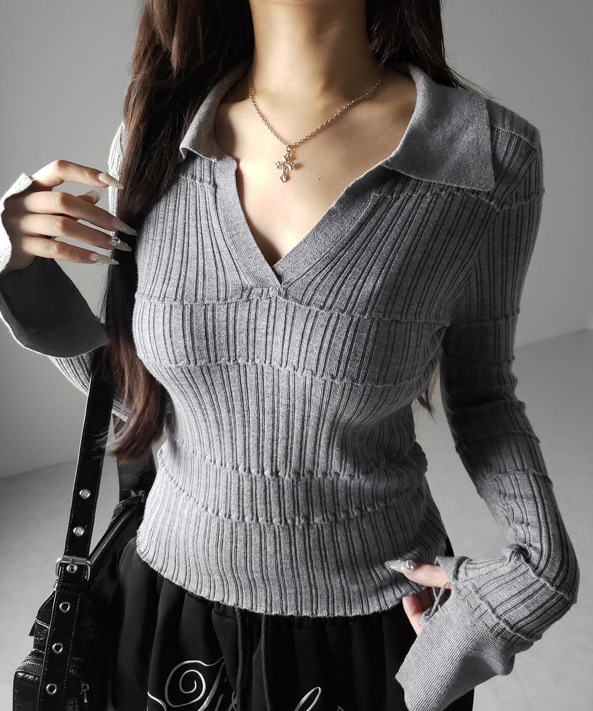 スキッパーネックスリムリブニットトップス / skipper neck slim rib knit tops