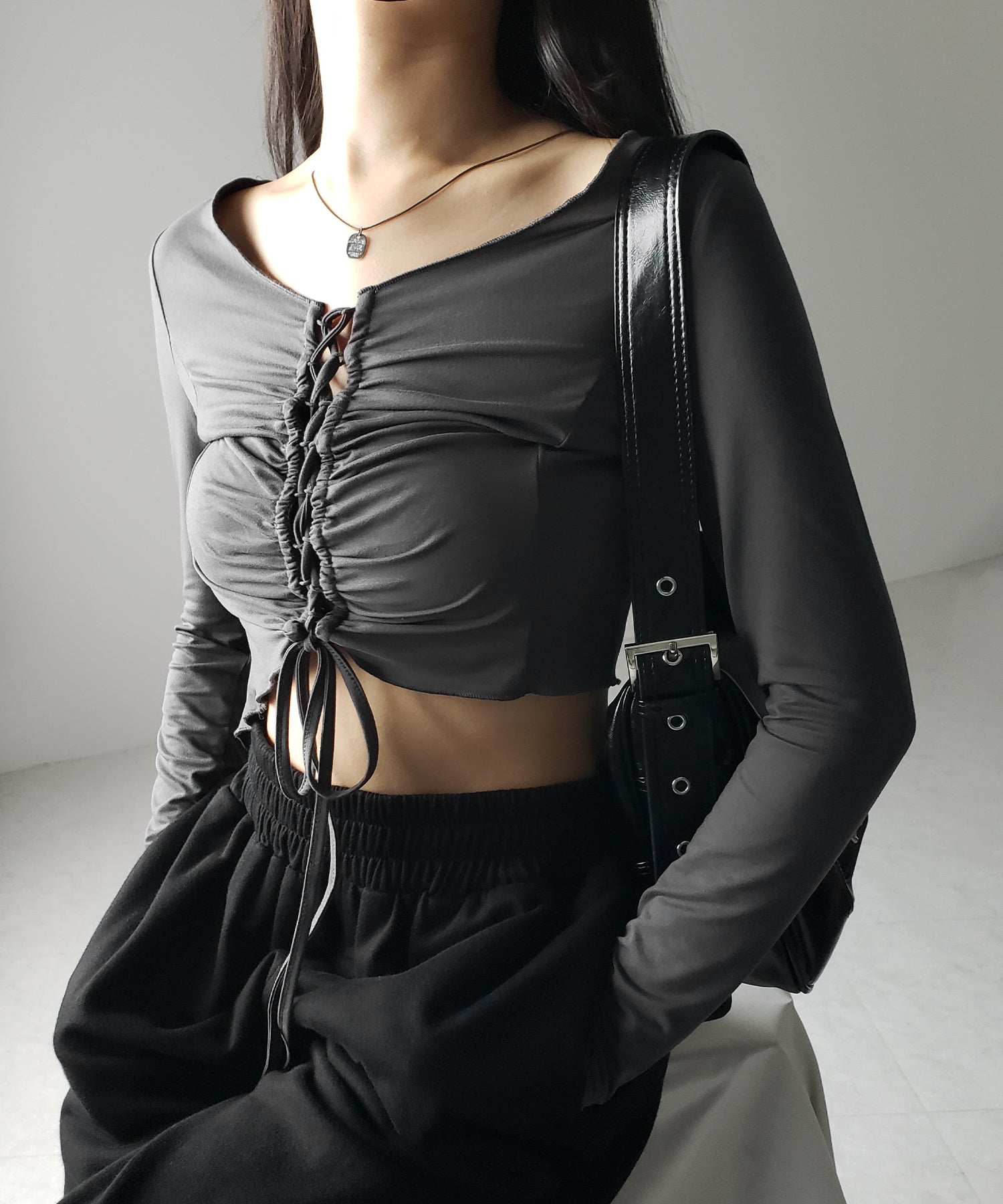 レースアップショートスリムカットソートップス / lace up short slim cut and sew tops