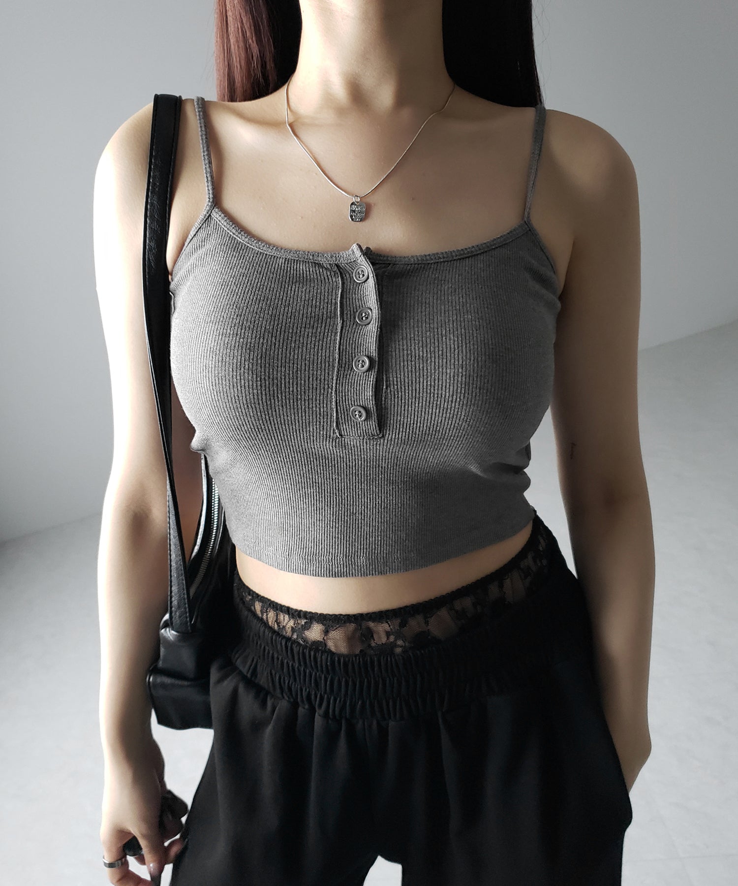 【 カップ付き 】フロントボタンヘンリーネックショートリブキャミソール / front button henry neck short rib camisole