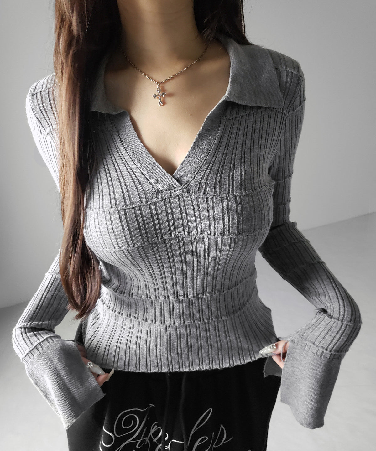 スキッパーネックスリムリブニットトップス / skipper neck slim rib knit tops