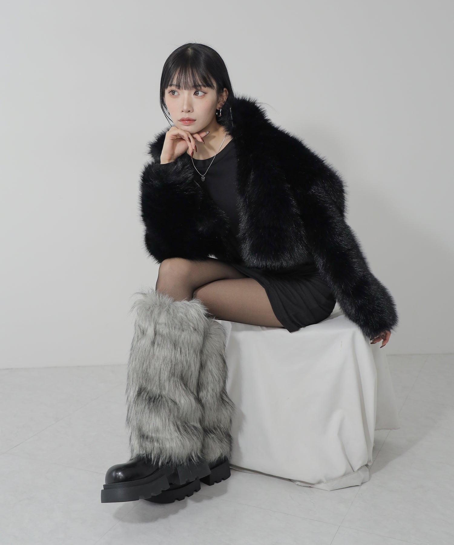 フェイクファーレッグウォーマー / fake fur leg warmer