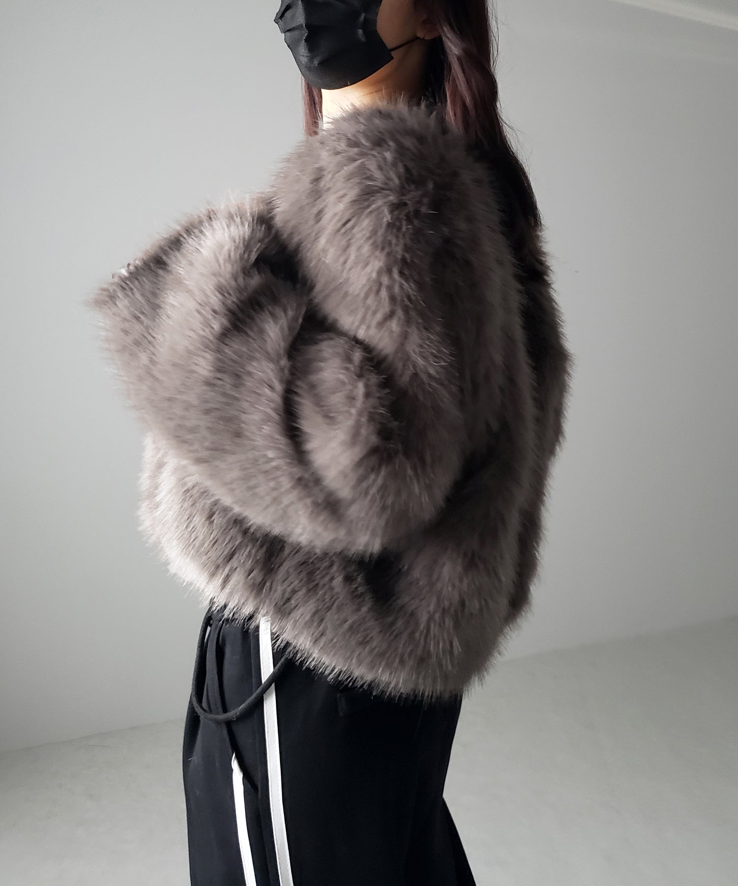 ノーカラーショートフェイクファーコート