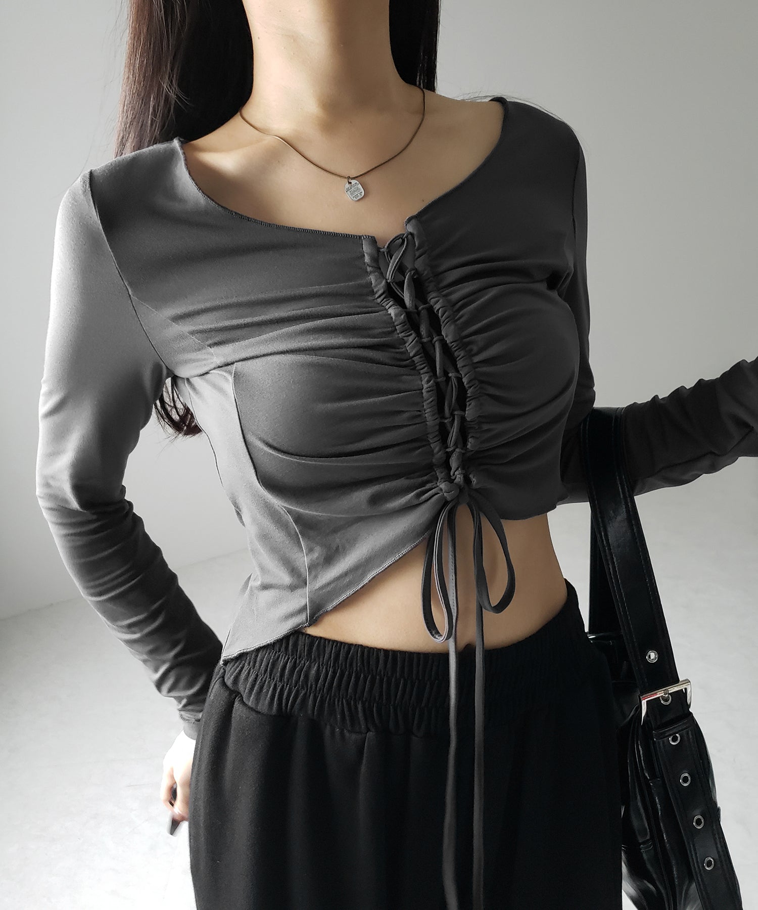 レースアップショートスリムカットソートップス / lace up short slim cut and sew tops