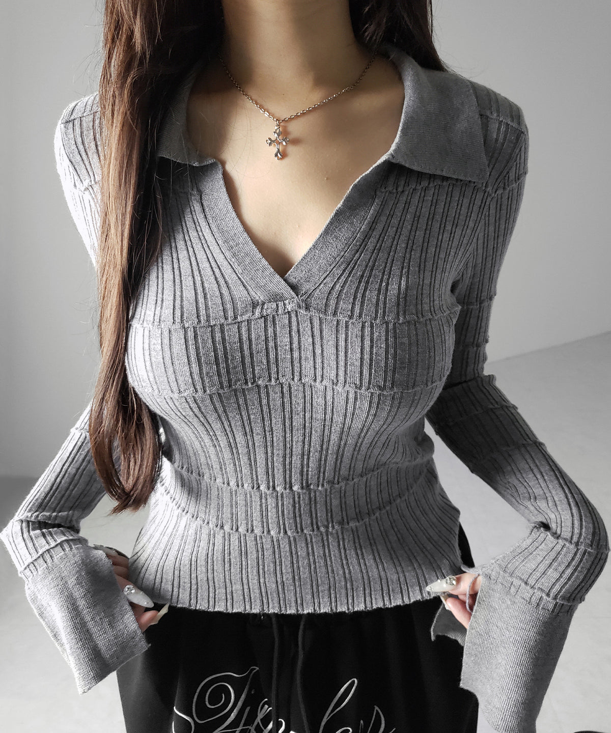 スキッパーネックスリムリブニットトップス / skipper neck slim rib knit tops
