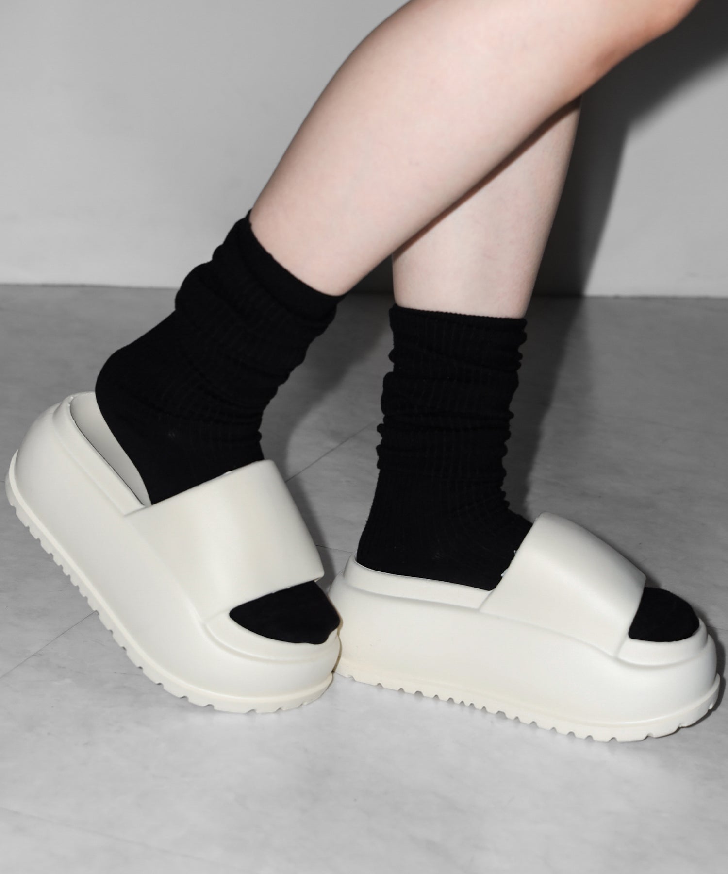 厚底ボリュームソールパフィースライドサンダル/platform volume sole puffy slide sandals