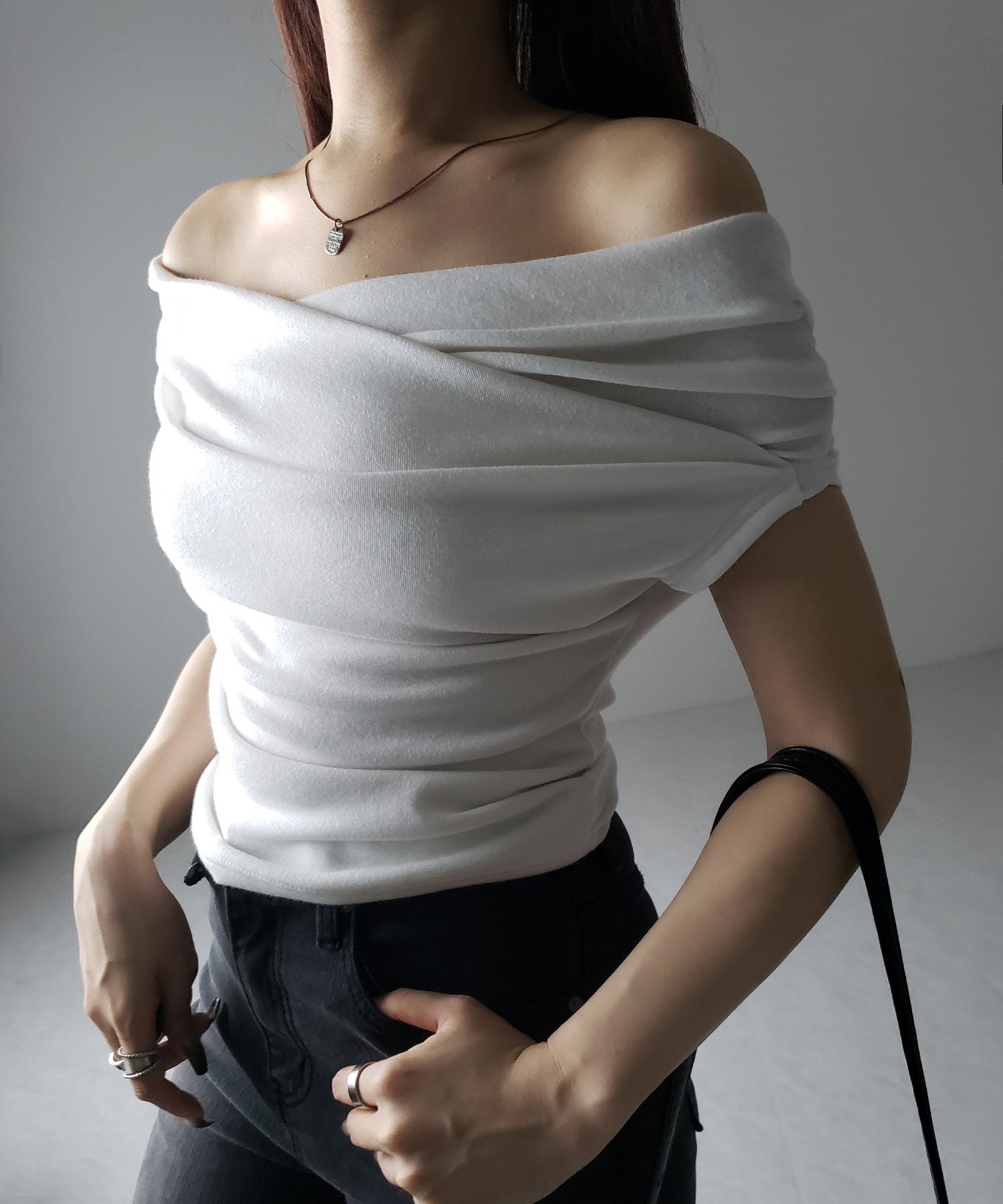 【 2color 】オフショルギャザーノースリーブトップス / off shoulder gather nosleeve tops