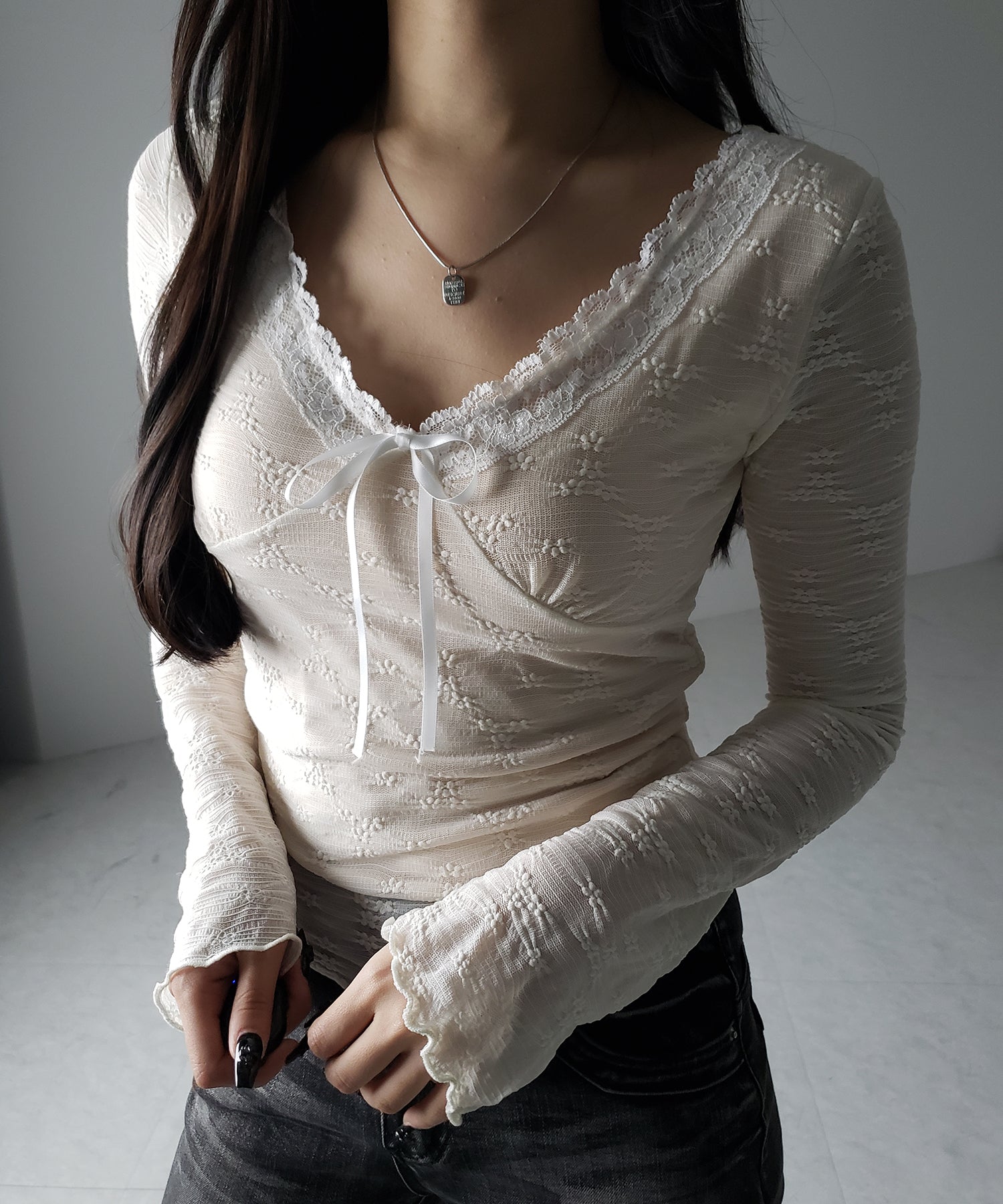 フロントリボンレイヤードレーストップス / front ribbon layered lace tops