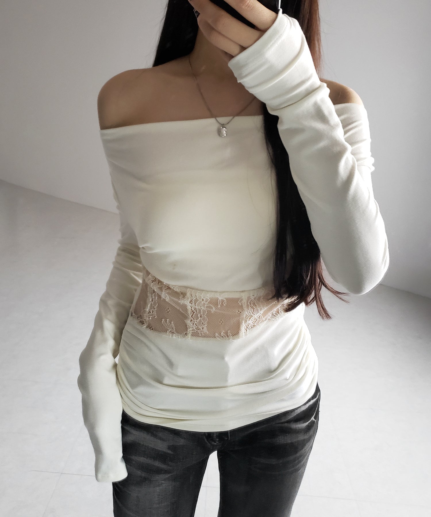 【 2color 】ウエストレースカットアウトオフショルトップス / waist lace cutout offshoulder tops